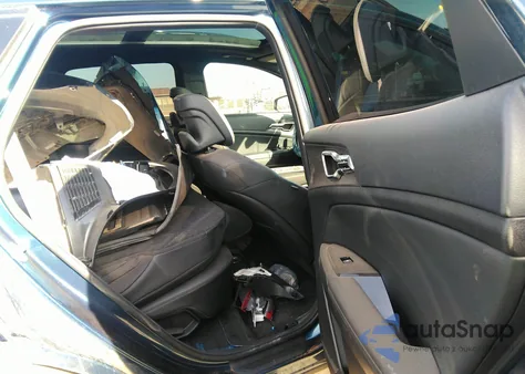 2023 Kia Sportage Plug-In Hybrid X-Line z USA, uszkodzony, nr VIN KNDPYDAH2P7093303